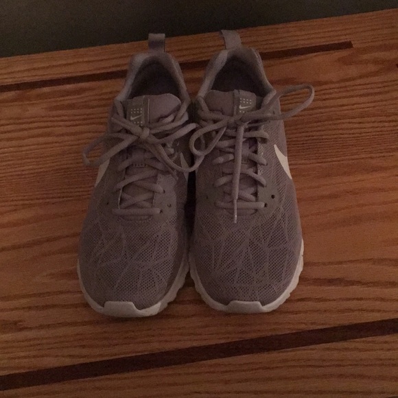 Nike Shoes - Nike tennis shoes size 8